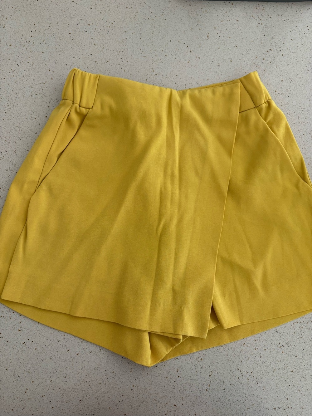 Aritzia Yellow Pleated Skort Shorts
